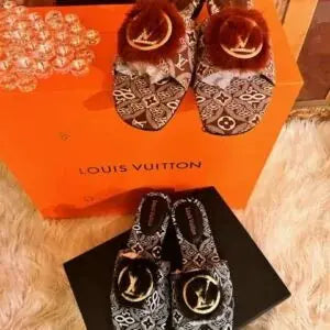 Fashion Design Flat Fur Sandals