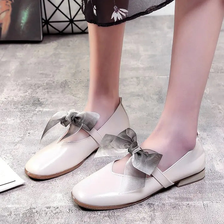 Flat Shoes with Bowknot and Lace-Up Design