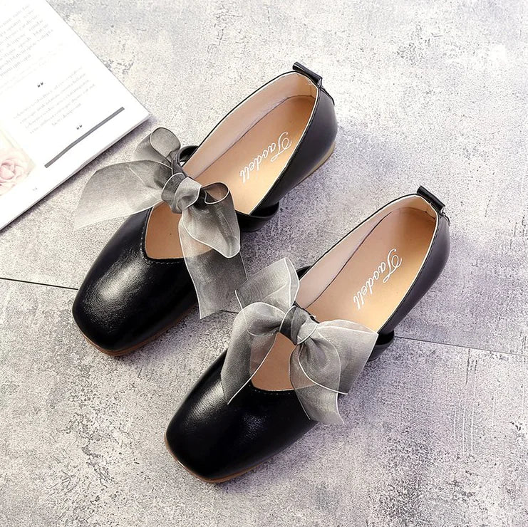 Flat Shoes with Bowknot and Lace-Up Design
